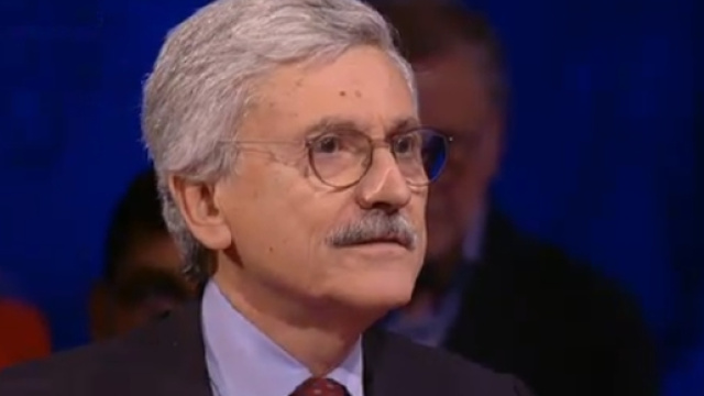 Massimo D'Alema critica Renzi e parla del futuro di centrosinistra