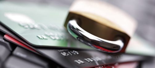 credit card photo via wikimedia commons