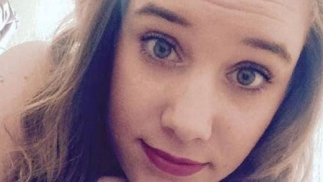 Amanda Hawkins, la mamma adolescente di 19 anni che la lasciato le sue due bimbe in auto oer divertirsi, facendole morire.