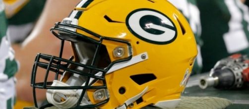 Jason Spriggs And Johnathan Calvin Scuffle At Packers OTAs - fanragsports.com