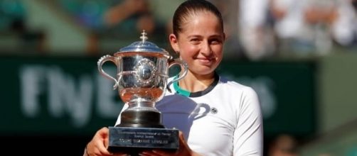 Jelena Ostapenko: Unseeded Ostapenko stuns Halep to win French ... - indiatimes.com