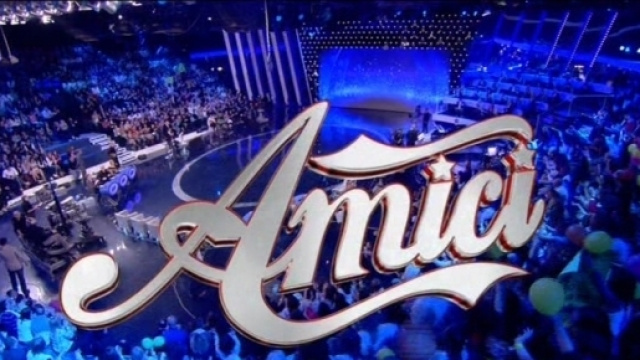 ROMA Il serale della trasmissione Amici 15, condotto da Maria De ... - pinterest.com