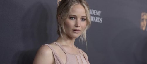 Jennifer Lawrence plane made an emergency landing due to engine failure. Photo - hindustantimes.com