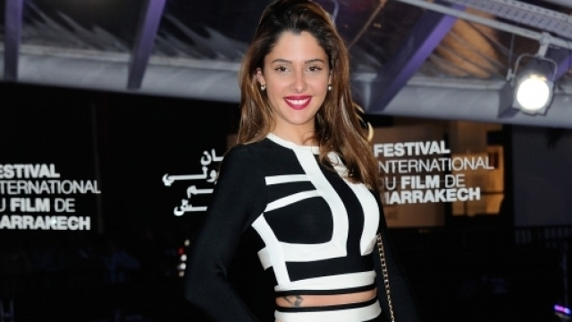 Coralie a embrass&eacute; son nouveau ch&eacute;ri !