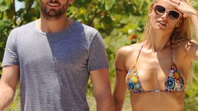 Gossip, Michelle Hunziker e Tomaso Trussardi a Varigotti