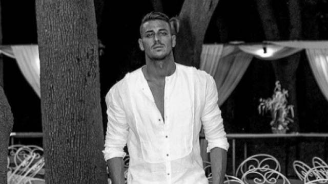 Uomini e Donne: Mattia Marciano contestato durante una serata in discoteca