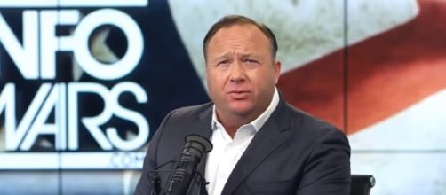 Alex Jones - Response To Megyn Kelly Firestorm/ screencamp via Ron Gibson Youtube