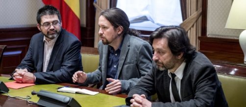 Pablo Iglesias y su partido presentan una Moci&oacute;n de Censura a Mariano Rajoy