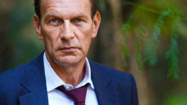 Anticipazioni Un posto al sole al 23/6: Marina vuole il divorzio e Roberto?