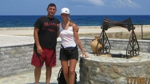 Erika, uccisa a 28 anni. Il compagno Dimitri indagato per omicidio - leggo.it