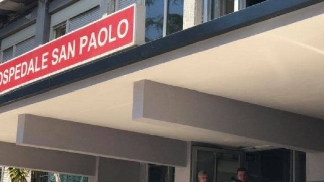 le formiche invadono una signora ricoverata nel letto dell'ospedale San Paolo di Napoli