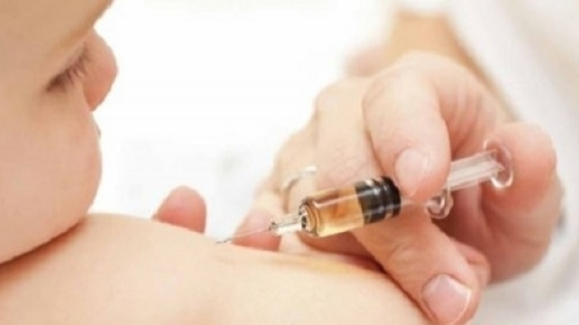 Vaccini obbligatorie: multe e sanzioni per i genitori