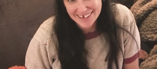 Demi Moore perdeu dois dentes da frente devido ao estresse (Foto: Reprodu&ccedil;&atilde;o/Rede Social)