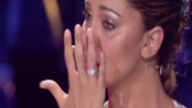 Belen in lacrime, una telefonata improvvisa e... - retenews24.it