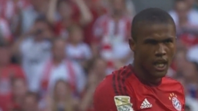 Douglas Costa potrebbe arrivare alla Juventus.
