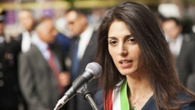 Il sindaco di Roma, Virginia Raggi: il Viminale ha risposto negativamente alla sua richiesta di moratoria sui nuovi arrivi di migranti