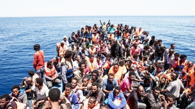 Migranti: ancora problemi per l'UE e il caso Raggi.