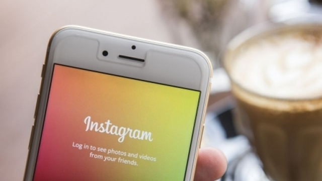 Nuovo aggiornamento di Instagram che ha introdotto l'archivio