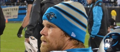 Greg Olsen wants a restructured contract from the Carolina Panthers -- Sgt. Leticia Samuels via WikiCommons