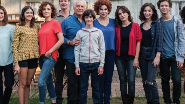 Anticipazioni Tutto Pu&ograve; Succedere: Sara ceder&agrave; al bel poliziotto ... - talkylife.it