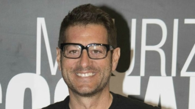 Enrico Papi potrebbe lasciare Mediaset?