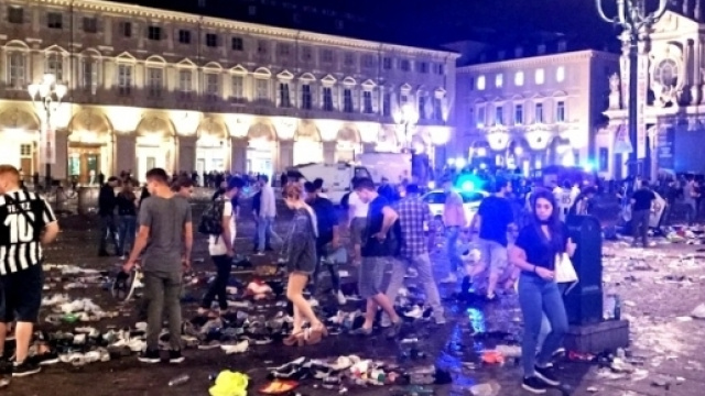 Torino: piazza San Carlo dopo l'assurda follia collettiva divampata durante la finale di Champions League