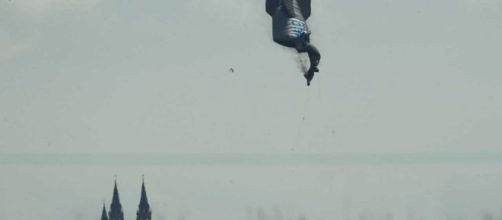 Blimp goes down at U.S. Open; operator says pilot 'OK'. / from 'Sportsnet' - sportsnet.ca