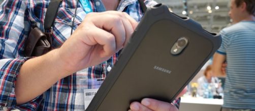 Samsung Galaxy Tab Active 2 will be out in Fall 2017, several details revealed(PocketNow/YouTube Screenshot)