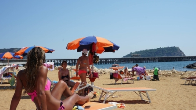 Arenile di Bagnoli torna Fruibile.