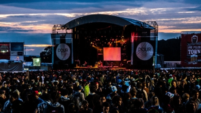 La plus grande sc&egrave;ne de Dour : The Last Arena avec 20 000 personnes
