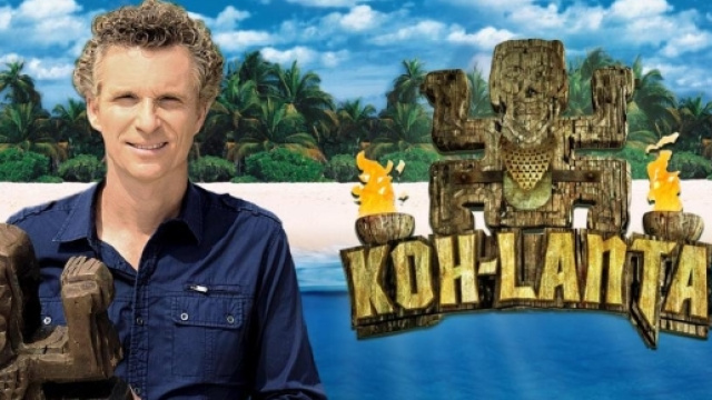 Logo de la nouvelle saison de Koh Lanta lors de la conf&eacute;rence r&eacute;alis&eacute;e en decembre 2016.