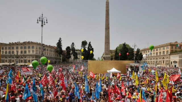 Manifestazione della Cgil a Roma, migliaia le persone in piazza