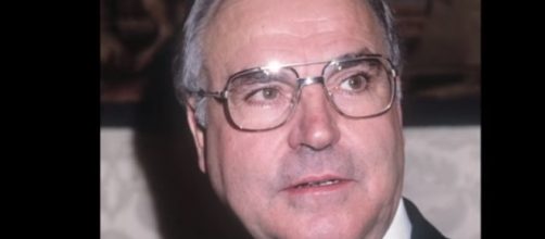 Former German Chancellor Helmut Kohl dies at 87 -YouTube/afpde