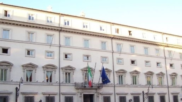 Il Governo dar&agrave; fino a 490 euro al mese per fronteggiare la povert&agrave;