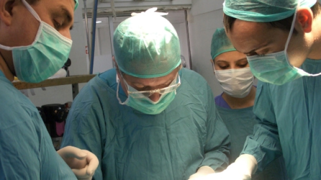 India, uomo con organi riproduttivi femminili