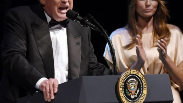 Melania e Donald Trump, le nozze vacillano: lei ha un amante?