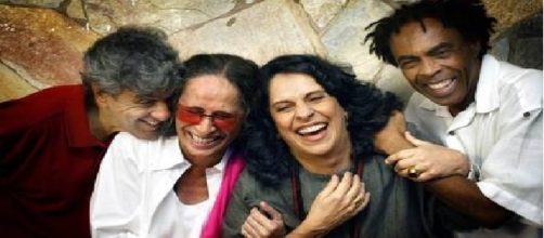 Beth&acirc;nia, Gal, Caetano e Gilberto Gil juntos no retorno dos 'Doces B&aacute;rbaros'