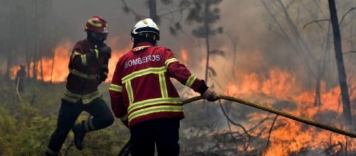 Espa&ntilde;a env&iacute;a aviones a Portugal
