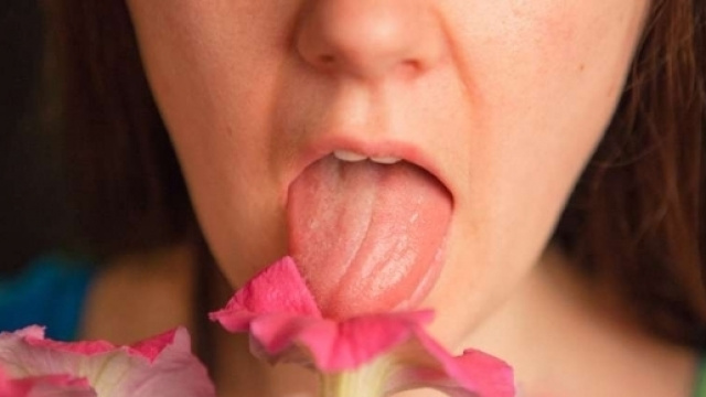 Ecosessuali, salvare il pianeta facendo l'amore con la terra