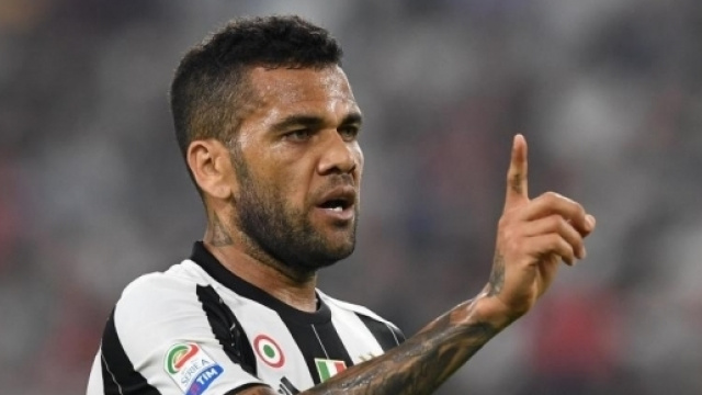 Bordata di Dani Alves nei confronti della Juventus