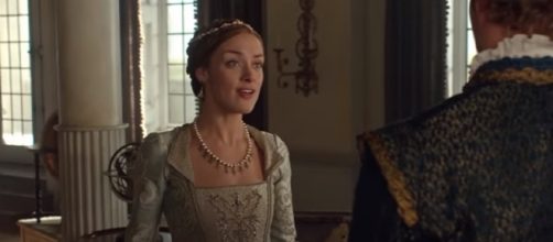 Could Elizabeth hold a 'Reign' spinoff of her own? [Image via YT screenshot]