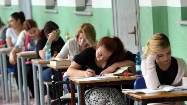 Maturit&agrave;: ecco le tracce della prima prova. Donne al voto, Umberto ... - ilcaffe.tv