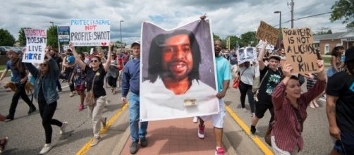 March against Yanez. / Image by Fibonacci Blue via Flickr:https://flic.kr/p/VF9PZ5, CC BY 2.0