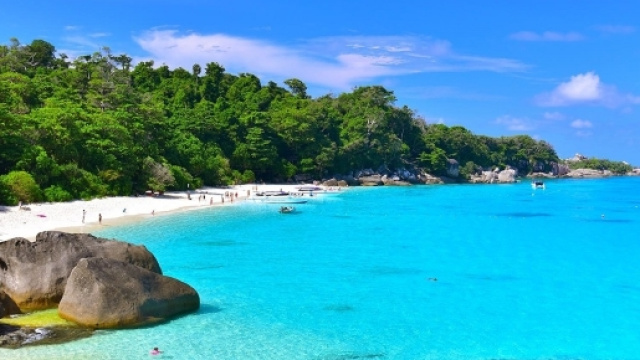 A far da sfondo al set di Temptation Island, la bellissima Sardegna