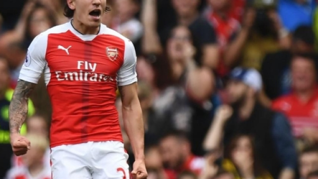 Bellerin tra Juve e Barcellona. Chi la spunter&agrave;?