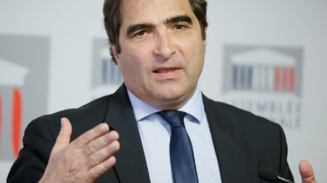 Jacob, Pr&eacute;sident du groupe LR, est desesp&eacute;r&eacute; par l'arriv&eacute;e des Constructifs au Palais Bourbon