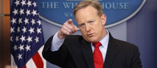 Sean Spicer does a terrible Melissa McCarthy impression &ndash; Poynter - poynter.org