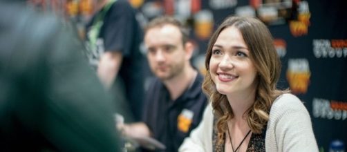Violett Beane at London Comic Con - https://commons.wikimedia.org/wiki/File:Violett_Beane_(3).jpg