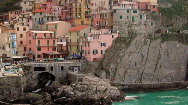 Le Cinque Terre, un patrimonio da salvaguardare al di l&agrave; del consumismo a tutti i costi