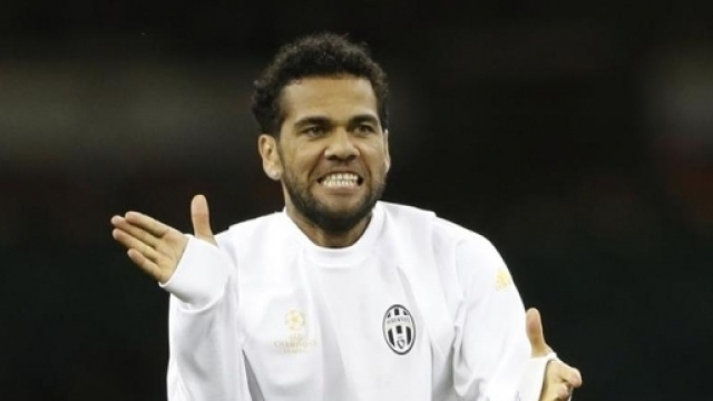 Dani Alves verso il City: Juve a caccia del sostituto - lastampa.it